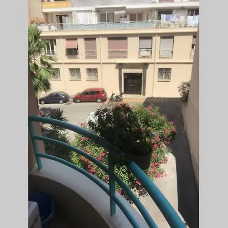 Bel 2 Minutes De La Plage Apartment *